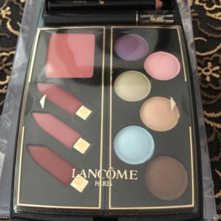 ランコム Lancome Paris Attraction Couleur C… Amazon.co.jp: LANCOME Attraction Couleur Makeup Palette : Beauty